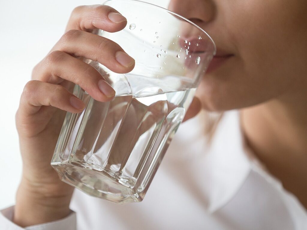 Kebutuhan Cairan Tubuh Berdasarkan Usia dan Aktivitas